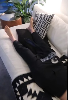 Mia Plays feet photo thumbnail