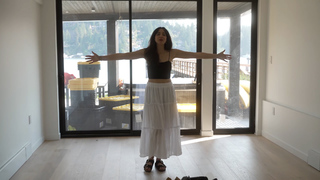 Mia Plays feet photo thumbnail