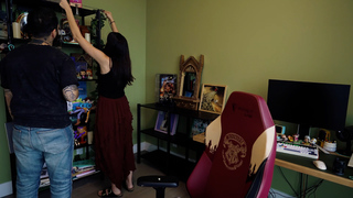 Mia Plays feet photo thumbnail