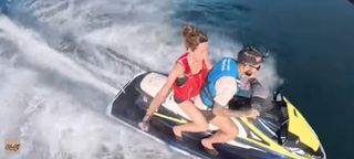 Mia Plays feet photo thumbnail