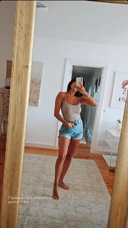 Mia Rose feet photo 1