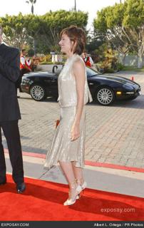 Mia Sara feet photo thumbnail