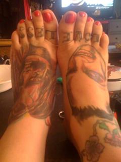 Mia Tyler feet photo 2