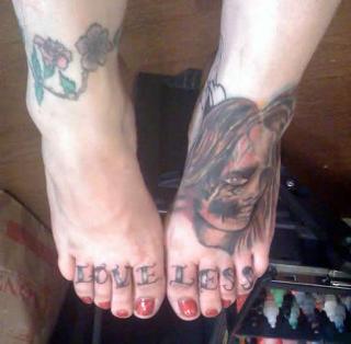 Mia Tyler feet photo 3