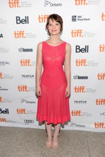 Mia Wasikowska feet photo thumbnail