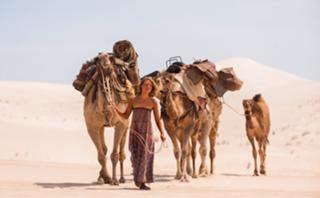Mia Wasikowska feet photo thumbnail