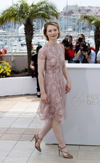 Mia Wasikowska feet photo thumbnail