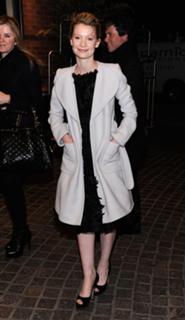 Mia Wasikowska feet photo thumbnail