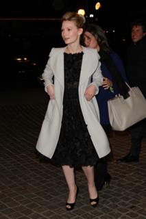 Mia Wasikowska feet photo thumbnail