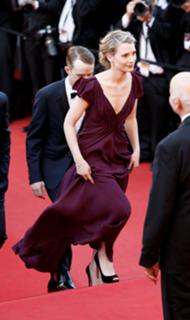 Mia Wasikowska feet photo thumbnail