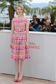 Mia Wasikowska feet photo thumbnail