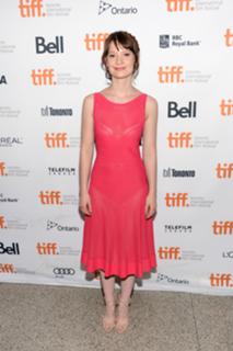 Mia Wasikowska feet photo thumbnail