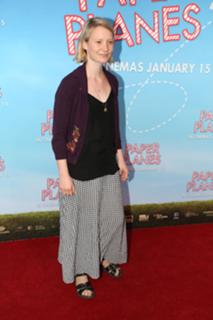 Mia Wasikowska feet photo thumbnail