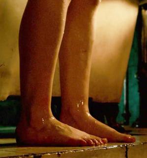 Mia Wasikowska feet photo thumbnail