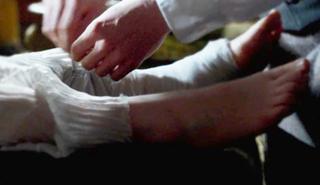 Mia Wasikowska feet photo thumbnail