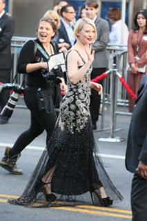 Mia Wasikowska feet photo thumbnail