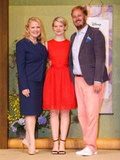 Mia Wasikowska feet photo thumbnail