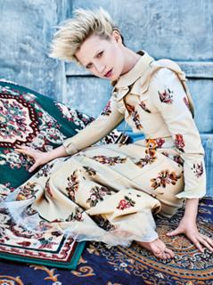 Mia Wasikowska feet photo thumbnail