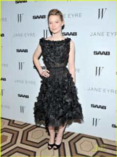 Mia Wasikowska feet photo thumbnail