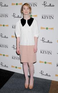 Mia Wasikowska feet photo thumbnail