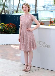 Mia Wasikowska feet photo thumbnail