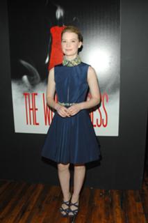 Mia Wasikowska feet photo thumbnail