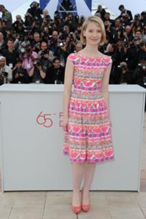 Mia Wasikowska feet photo thumbnail