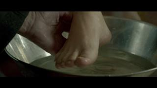 Mia Wasikowska feet photo thumbnail