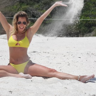 Micaela Viciconte feet photo 8