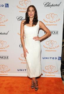 Michaela Conlin feet photo thumbnail