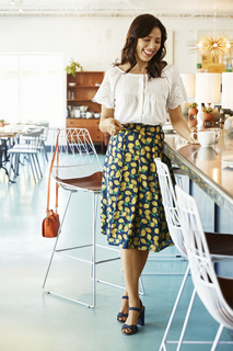 Michaela Conlin feet photo thumbnail