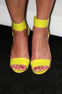 Michaela Conlin feet photo thumbnail