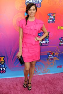Michaela Conlin feet photo thumbnail