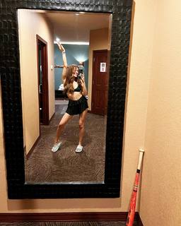 Michaela Jill Murphy feet photo thumbnail