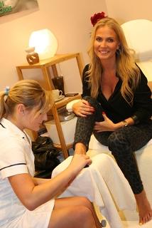 Michaela Ochotská feet photo 3