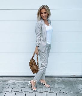 Michaela Ochotská feet photo 3