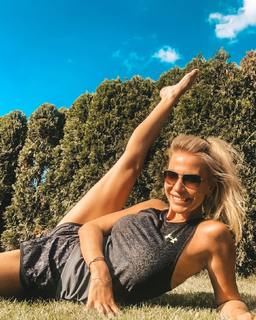 Michaela Ochotská feet photo 7