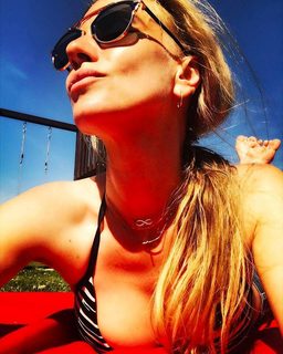 Michaela Ochotská feet photo 4