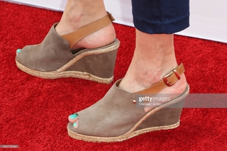 Michaela Watkins feet photo 12