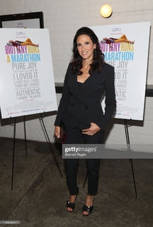 Michaela Watkins feet photo 5