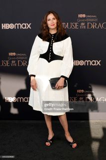 Michaela Watkins feet photo 3