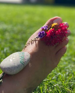 Michal Ansky feet photo 11