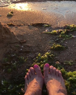 Michala Banas feet photo 15