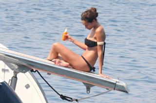 Michela Coppa feet photo thumbnail