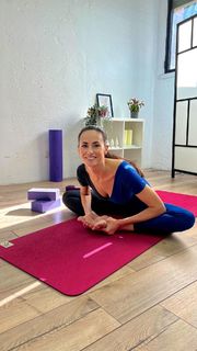 Michela Coppa feet photo thumbnail