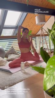 Michela Coppa feet photo thumbnail