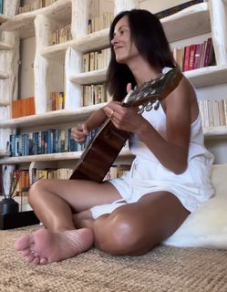 Michela Coppa feet photo thumbnail