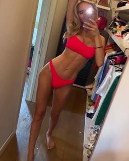 Michela Persico feet photo 3