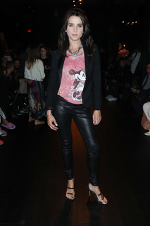 Michele Hicks feet photo 17