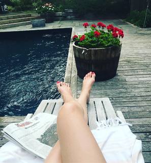 Michele Hicks feet photo 15
